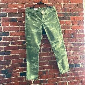 Gap 1969 camp jeans 28